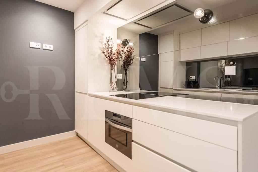 Penthouse Suite With Rooftop In The Heart Of Malaga By Rems Málaga Exterior foto